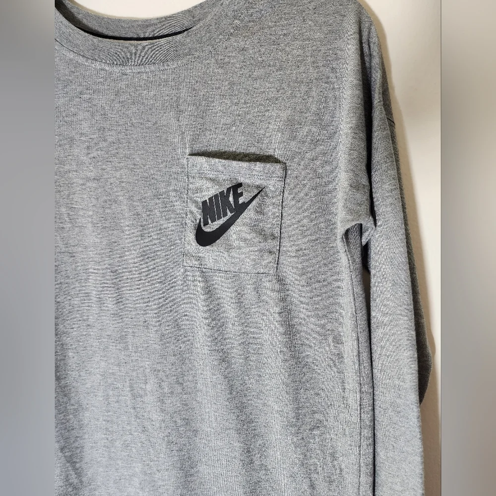 Nike long sleeves crew gray tee